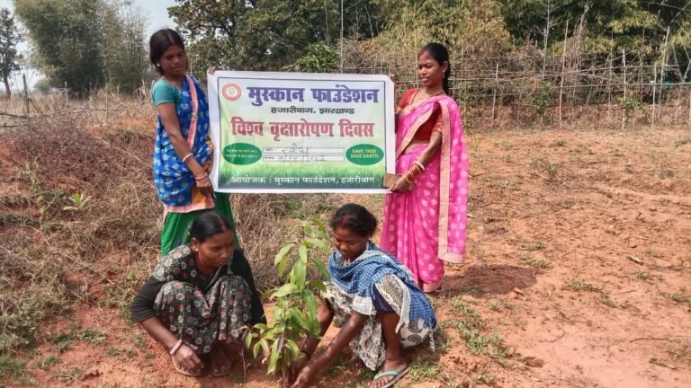 Vishwa Vriksharopan Diwas plantation